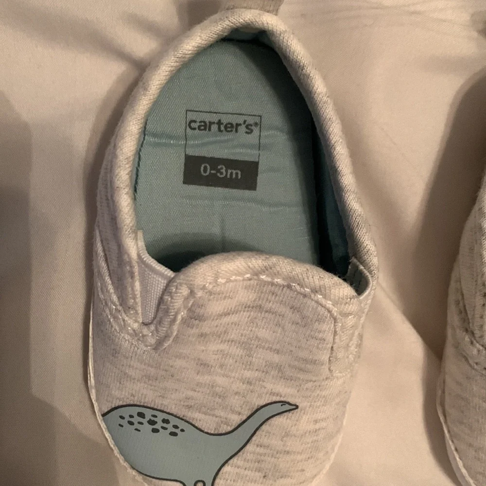NWOT Carter’s Gray Newborn Shoes with Green Dinosaur 0-3 Months